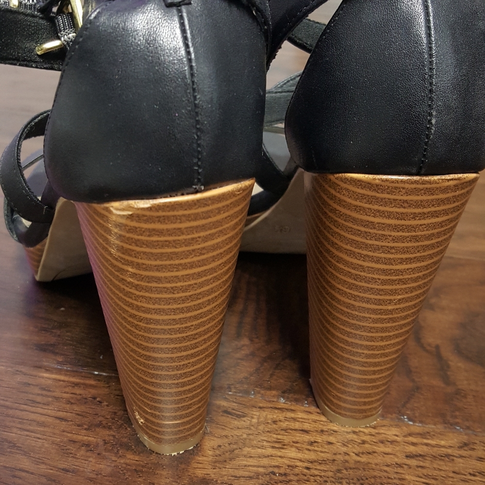 Brash double buckle heels. - Picture 14 of 15